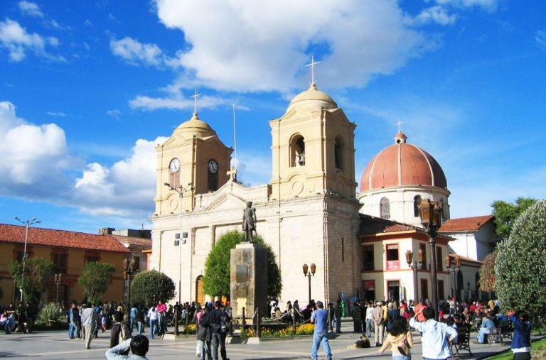 Casa Blanca Hospedaje Huamancaca Buitenkant foto