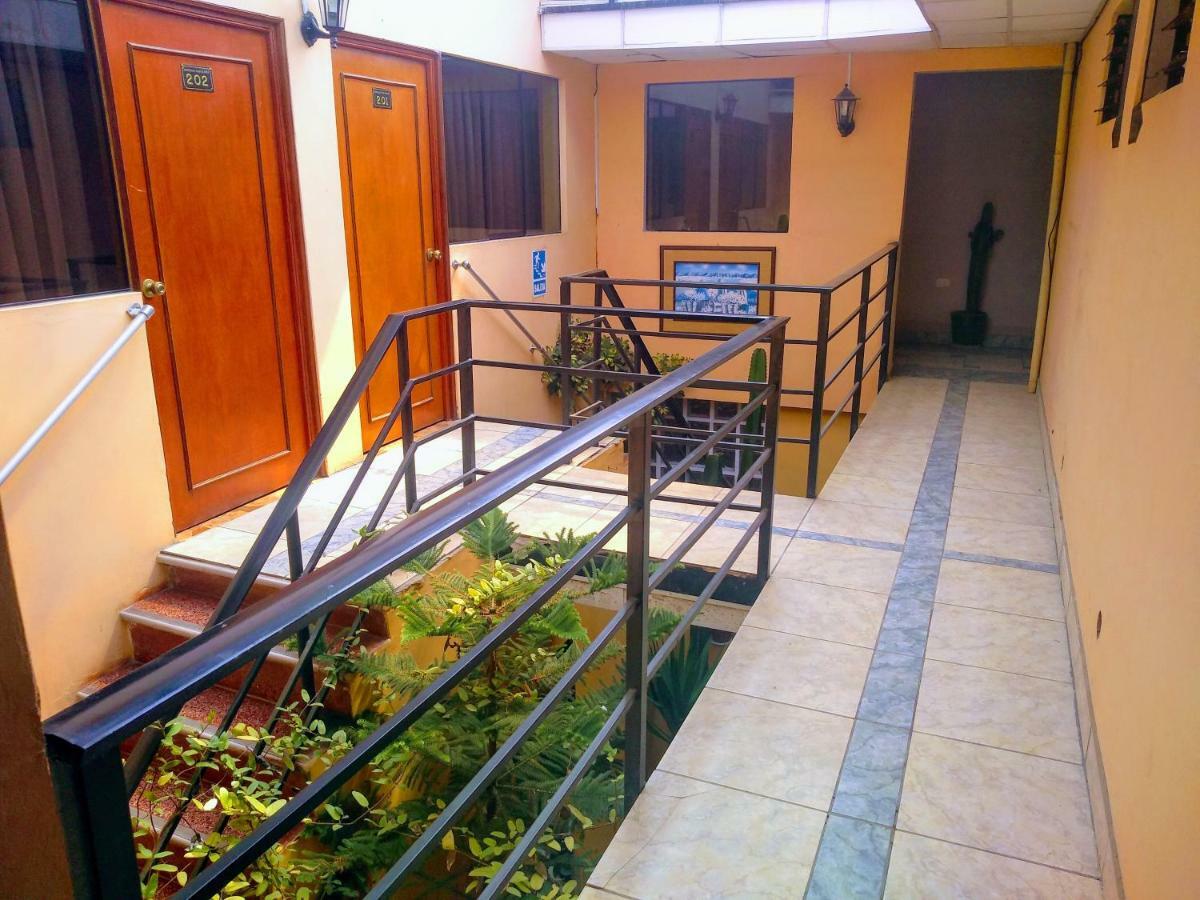 Casa Blanca Hospedaje Huamancaca Buitenkant foto